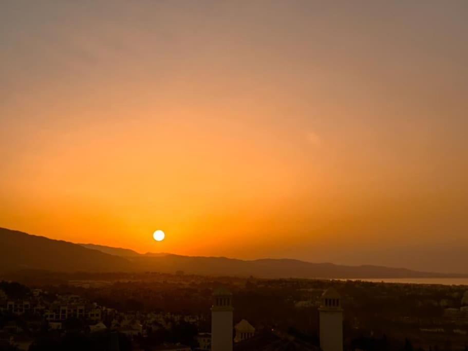Oceanview Luxury Penthouse Lägenhet Estepona Exteriör bild