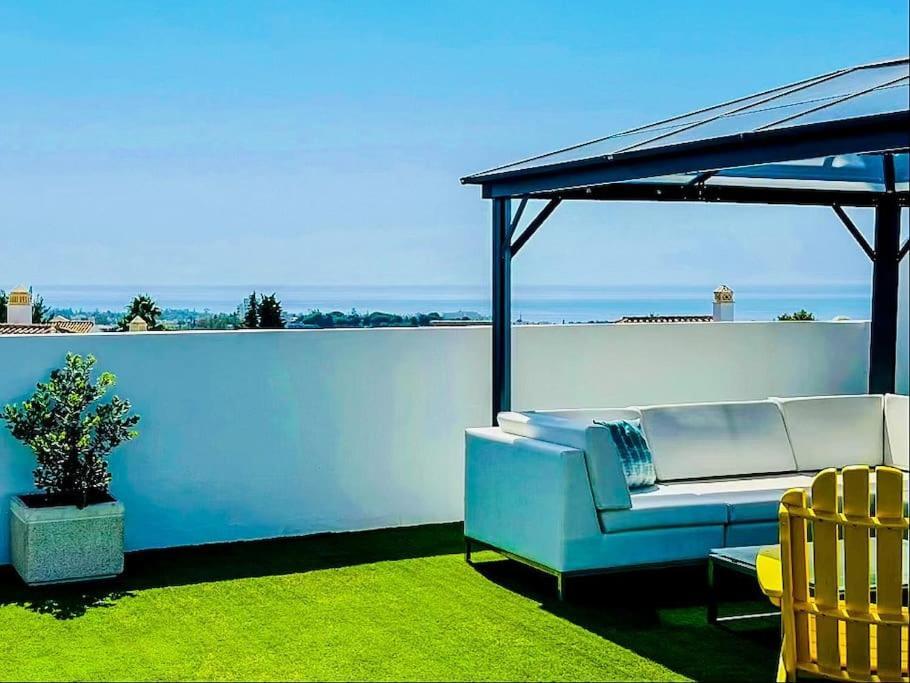 Oceanview Luxury Penthouse Lägenhet Estepona Exteriör bild