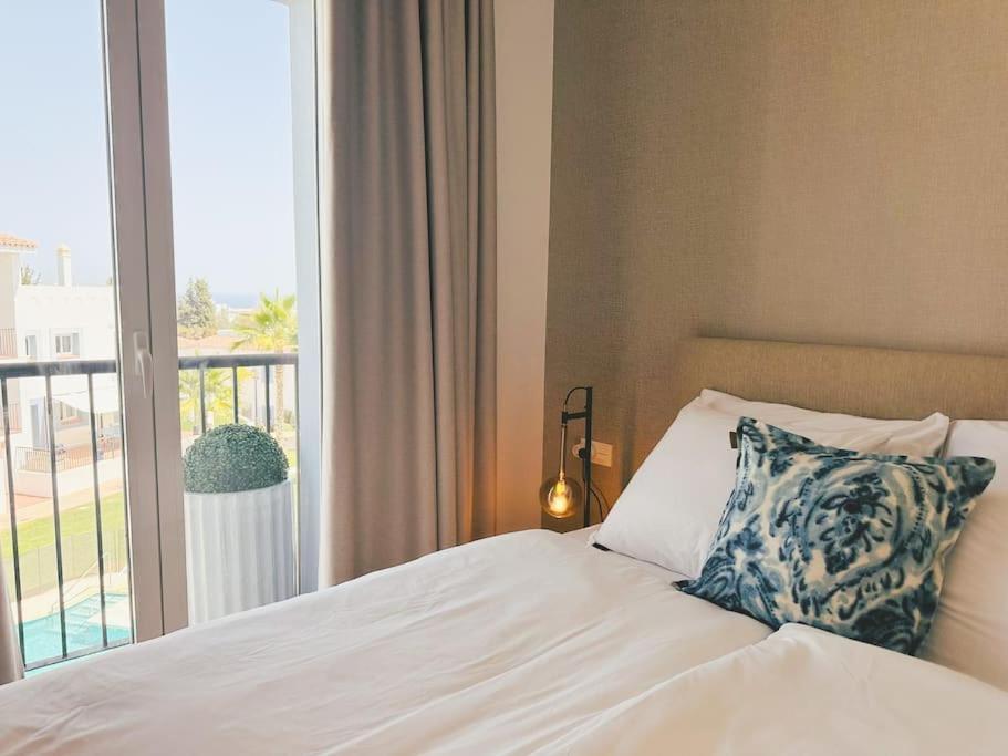 Oceanview Luxury Penthouse Lägenhet Estepona Exteriör bild